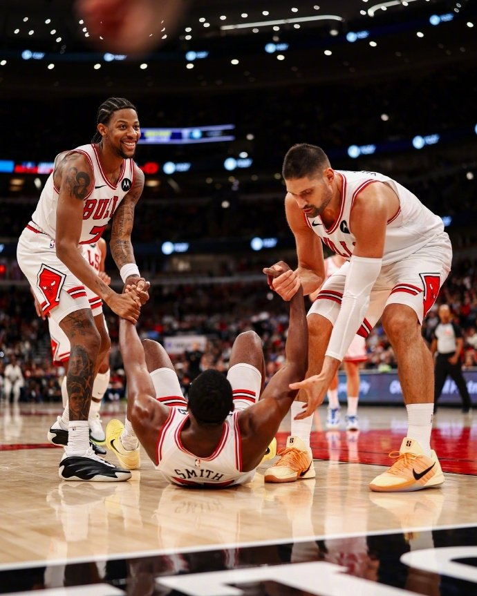 芝加哥公牛圣帕特里克节球衣-玖鼎网址